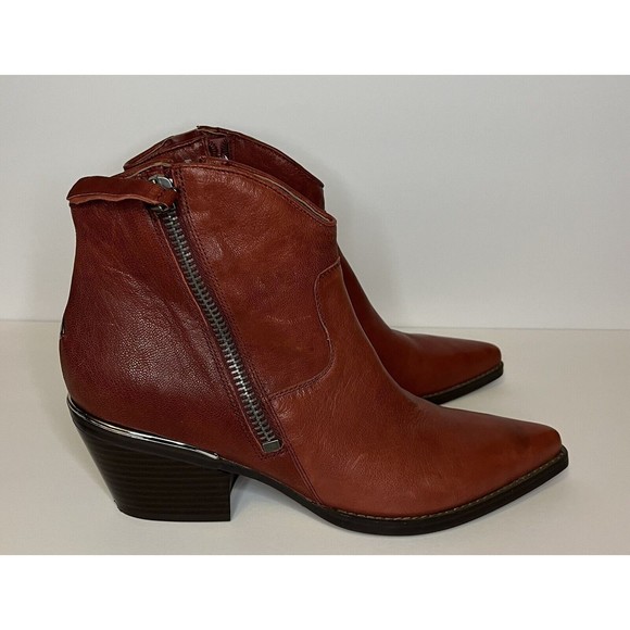 Guess WomenNalony Dark Red Western Booties 9.5 Medium Mid Block Heel Pre owned. - Picture 7 of 12